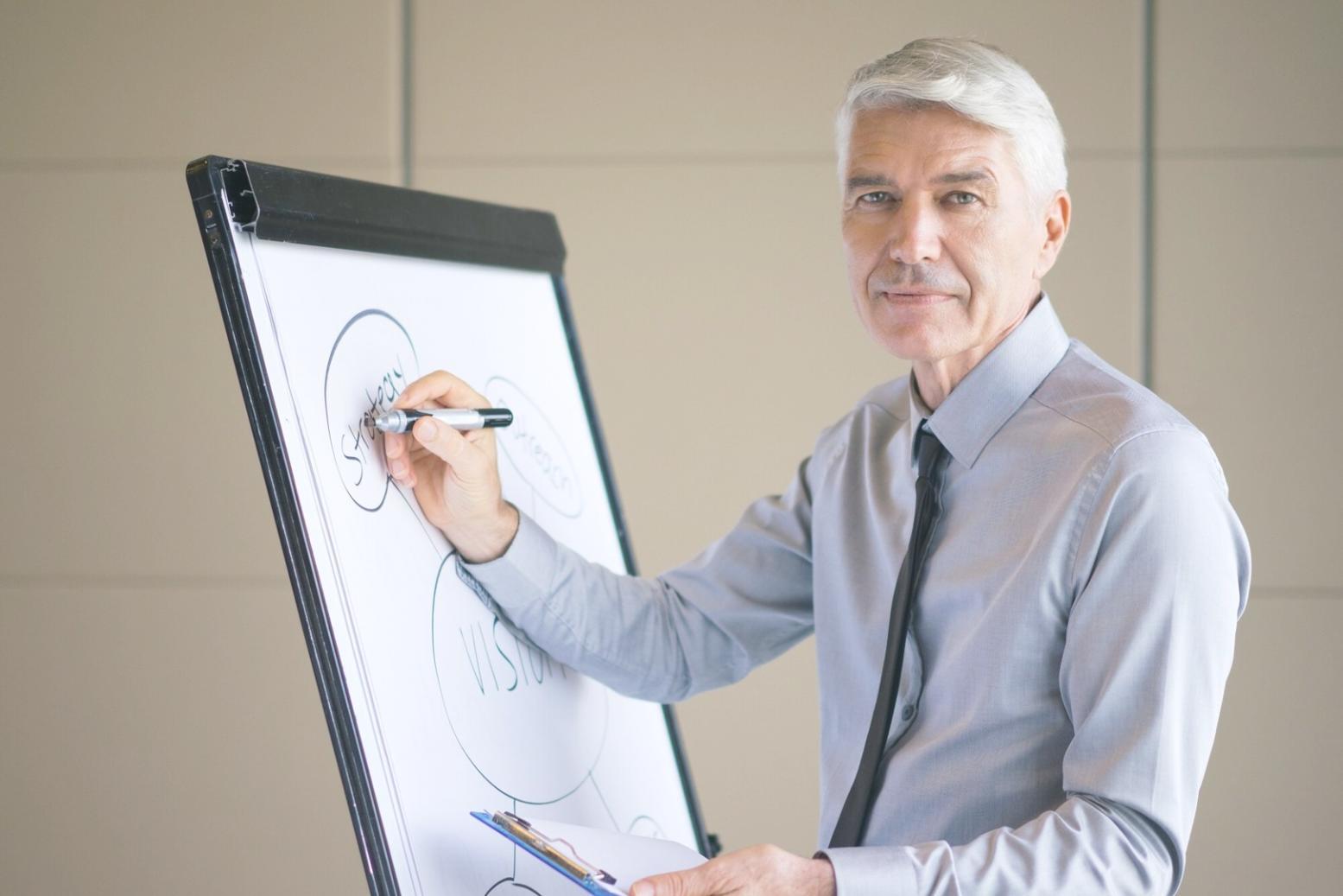 Espace de formation avec outils pédagogiques modernes